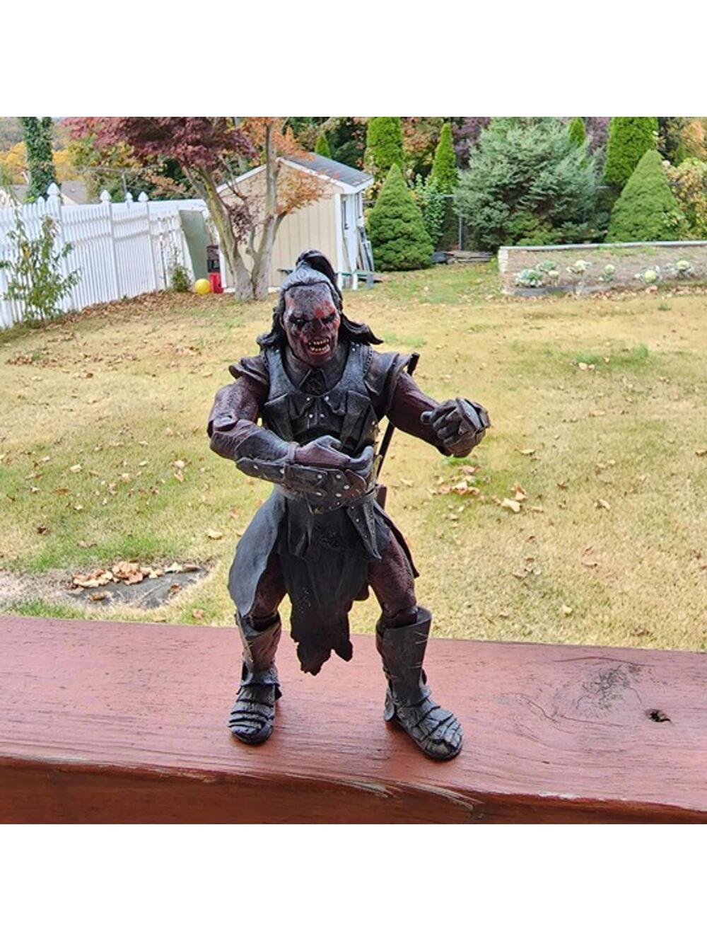 2001 Lord of the Rings Lurtz Action Figure with Arrow By Marvel Ent